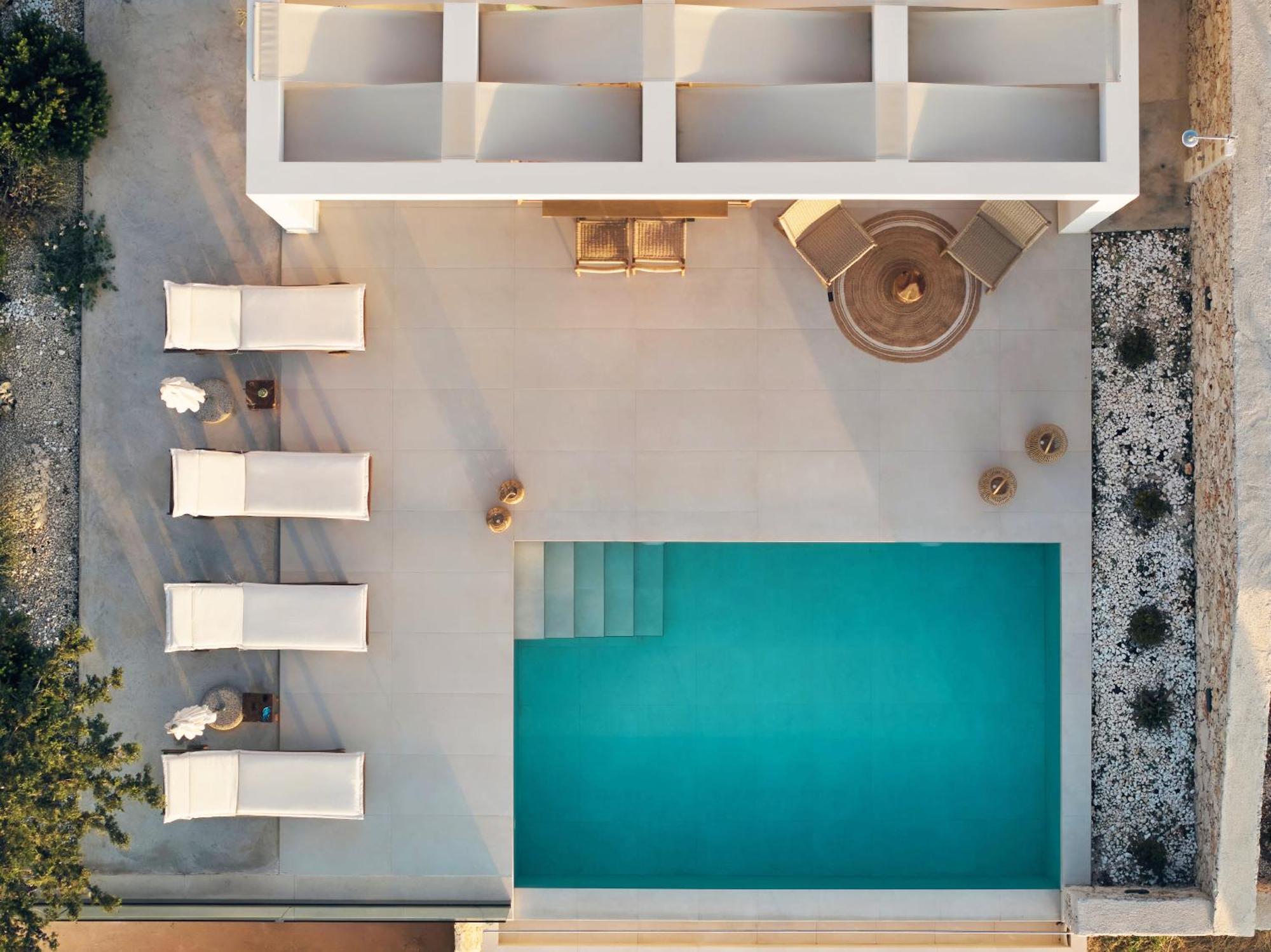 Thelxi's Ii - Brand New Seaview Suite!
